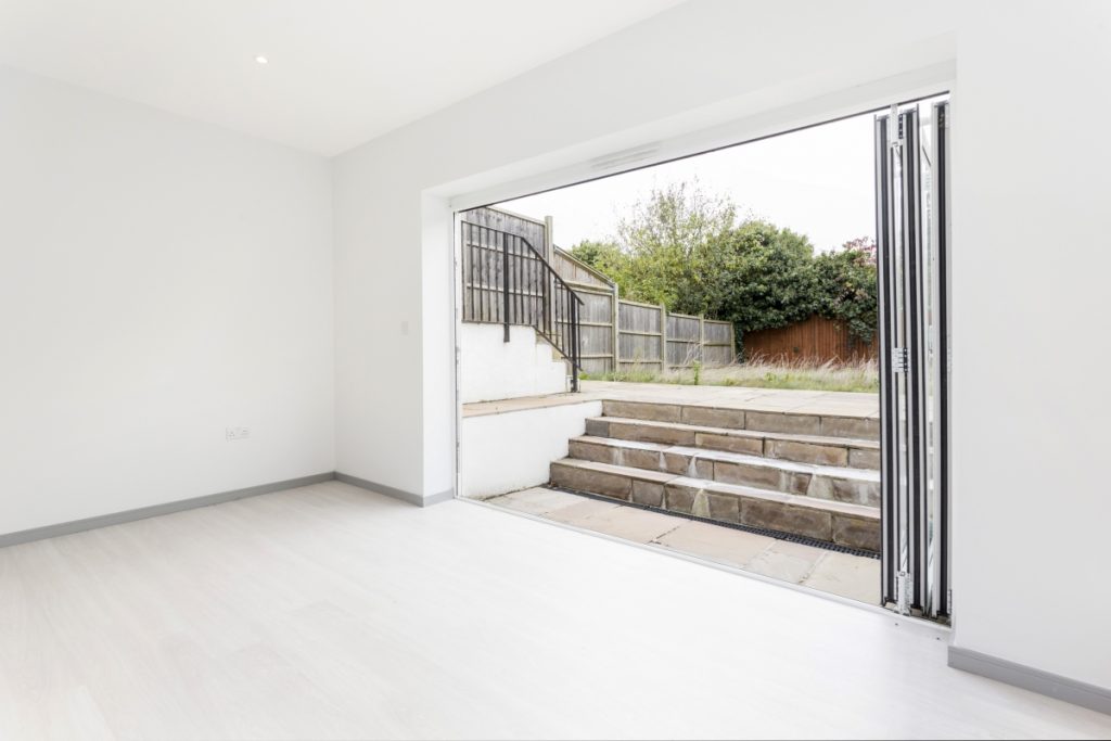 5 bed flat to rent East End Road, London N3 £3,683 pcm Saraestate